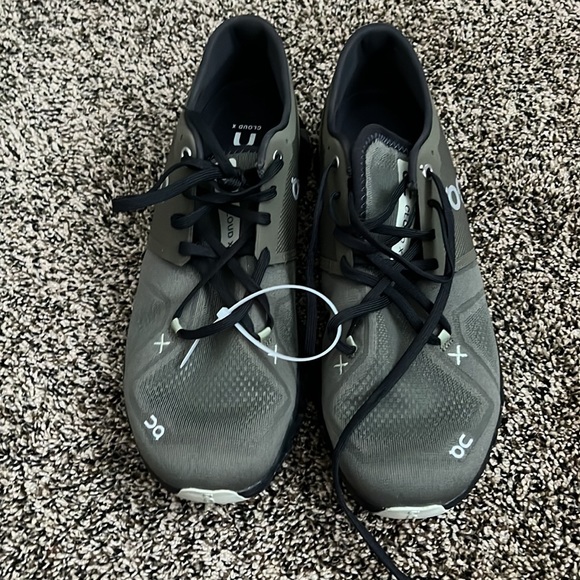 On Running Dark Green On Cloud Sneakers, NWOT - Picture 2 of 5